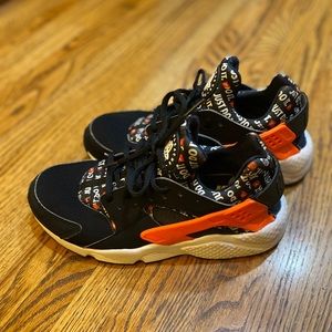 NIKE Air Just Do It Huarache Sneakers Orange
